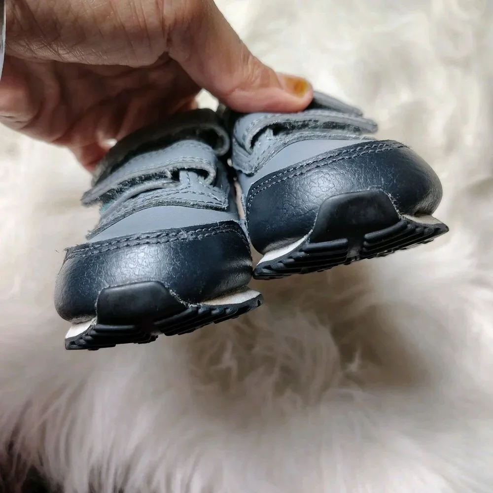 Nike Toddler Shoes 5C Gray Black Orange Swoosh Hook Loop Sneakers